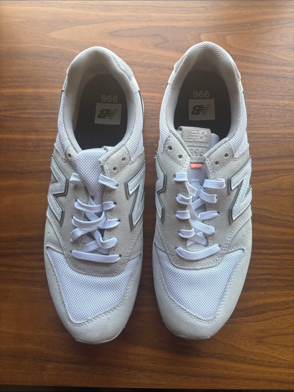 New Balance 996 Sneakers in White Gray and Pink